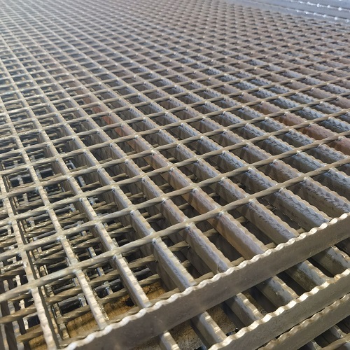 工程齒形平臺(tái)鋼格柵鋼格板實(shí)用選購指南