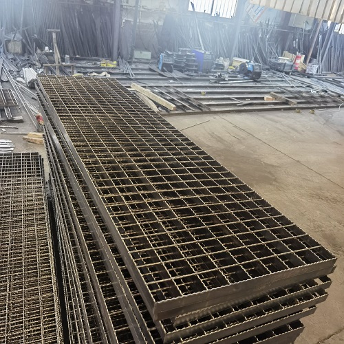 平臺(tái)鋼格柵鋼格板的規(guī)格及選擇指南