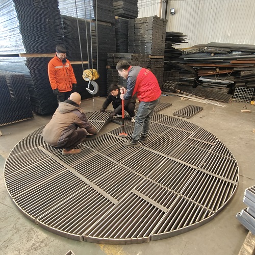 平臺鋼格板：保障大型工程承載需求的堅實(shí)之選