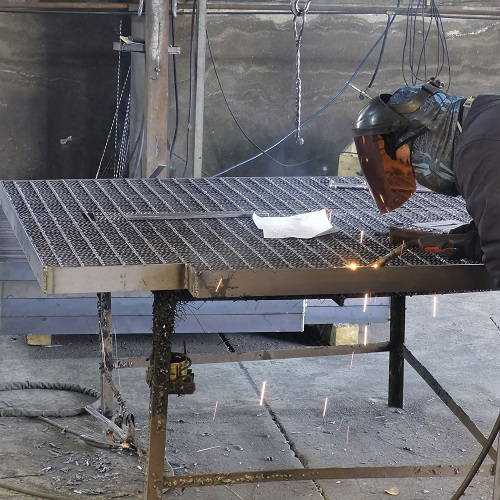 鋼格板采購(gòu)避坑指南：這5個(gè)參數(shù)不懂，小心被坑！