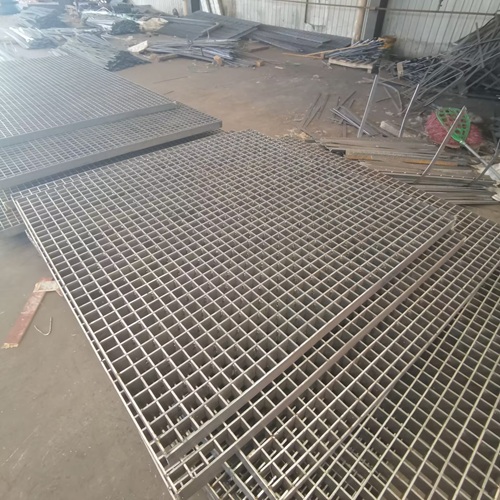 鋼結(jié)構(gòu)平臺(tái)鋼格柵：輕量化高強(qiáng)度搭配方案