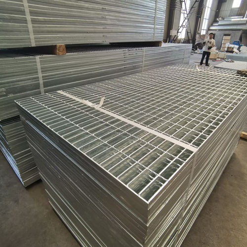 鋼格柵知識(shí)科普：材質(zhì)、規(guī)格如何影響使用效果？