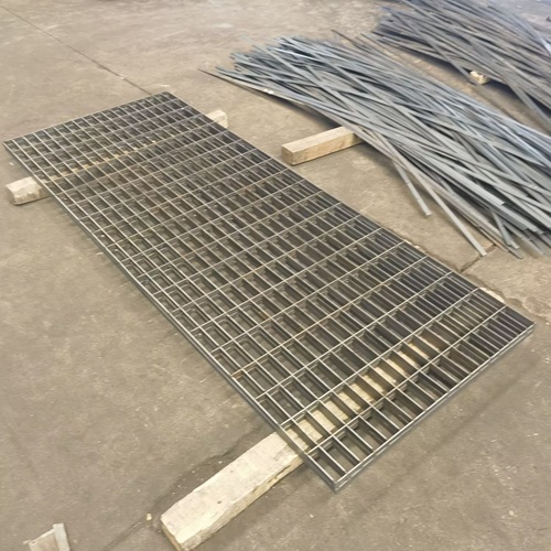 鋼格柵對(duì)比傳統(tǒng)材料，優(yōu)勢(shì)竟有這么多？