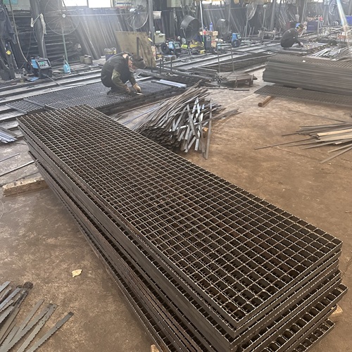 鋼格板現(xiàn)場切割要注意什么細節(jié)