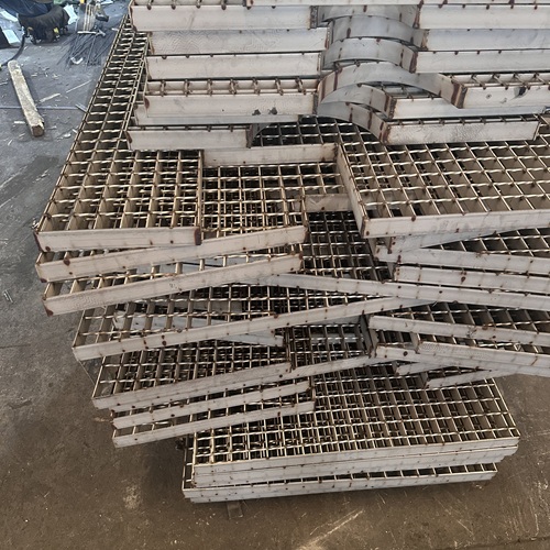 別小看它，這塊鋼格柵板背后藏著大學問