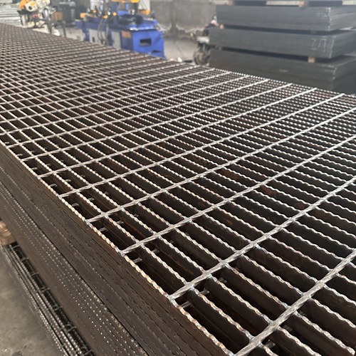 音樂(lè)節(jié)舞臺(tái)搭建必用鋼格板，承重強(qiáng)還易拆卸